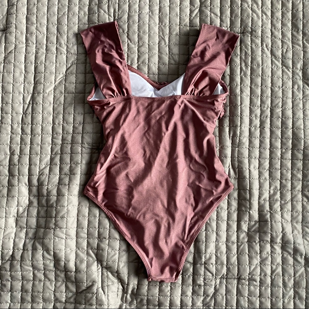 Cupshe One Piece Women’s Bathing Suit - Picture 2 of 3